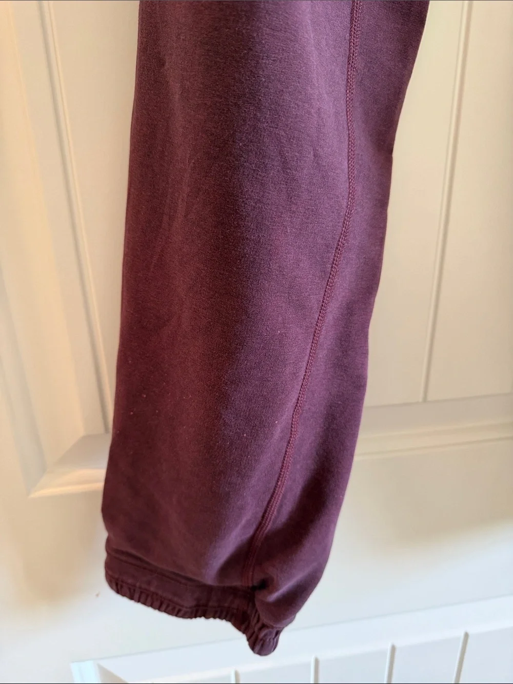 Lululemon W 16 - Dark Purple Joggers - Sweatpants with Drawstring Waist